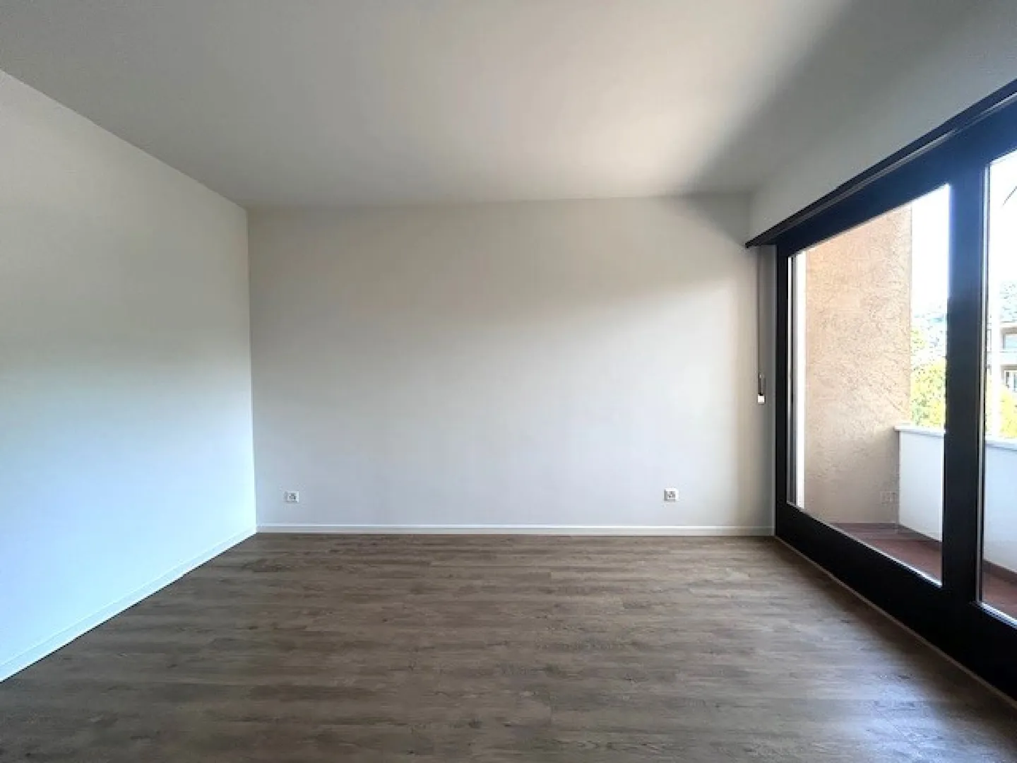 KOMFORTABLE UND HELL 3.5-ZIMMER-WOHNUNG - RENOVIERT - Foto 7 von 11