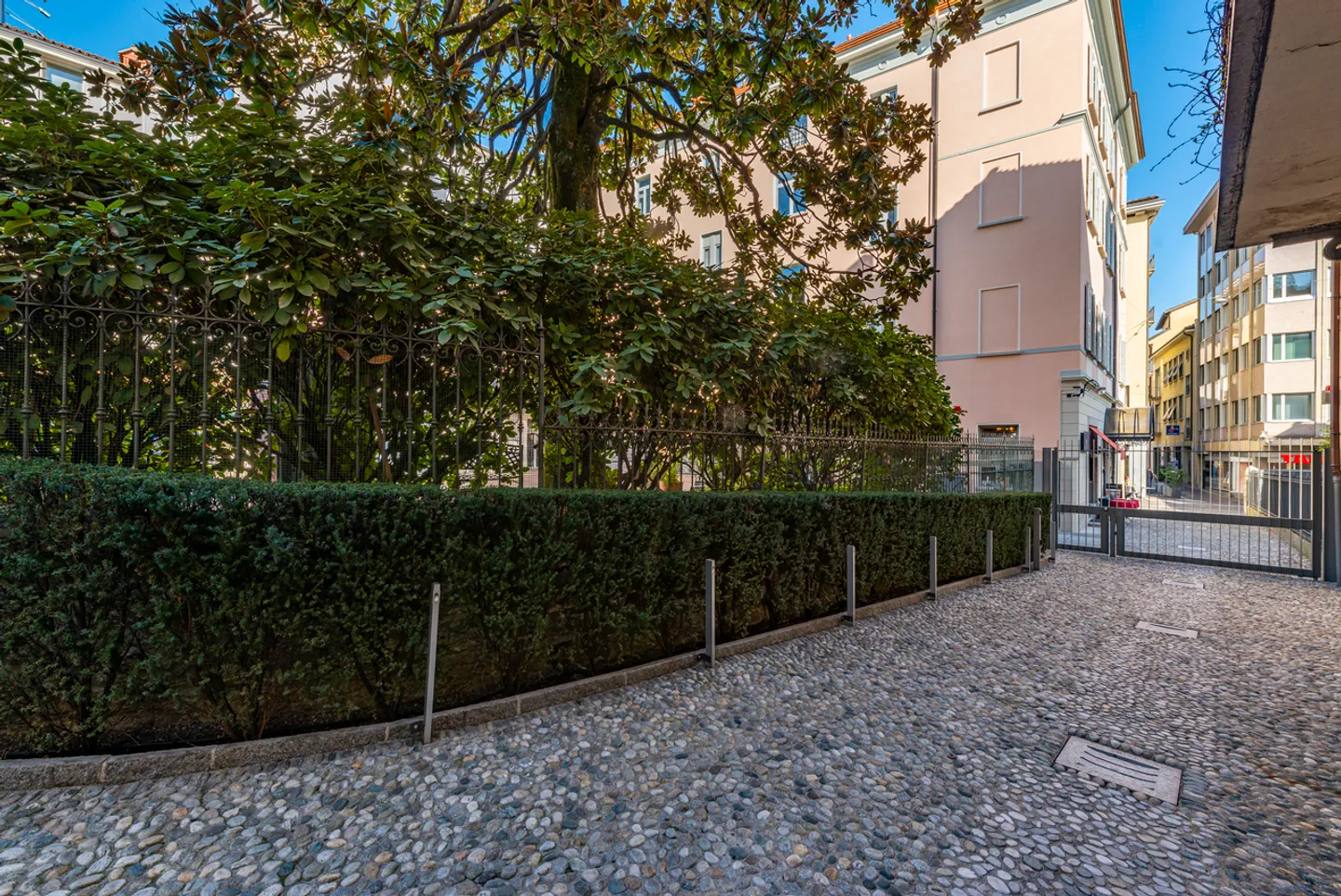 Contemporary Architecture in the Historic Center of Lugano - Photo 4 of 17