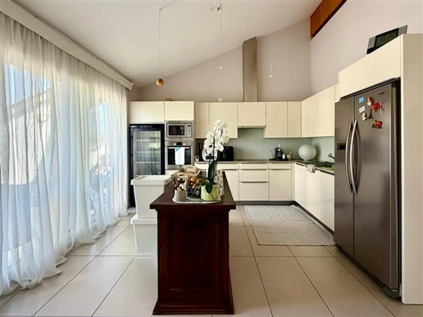 Penthouse di Lusso con Vista Lago - Foto 4 di 13
