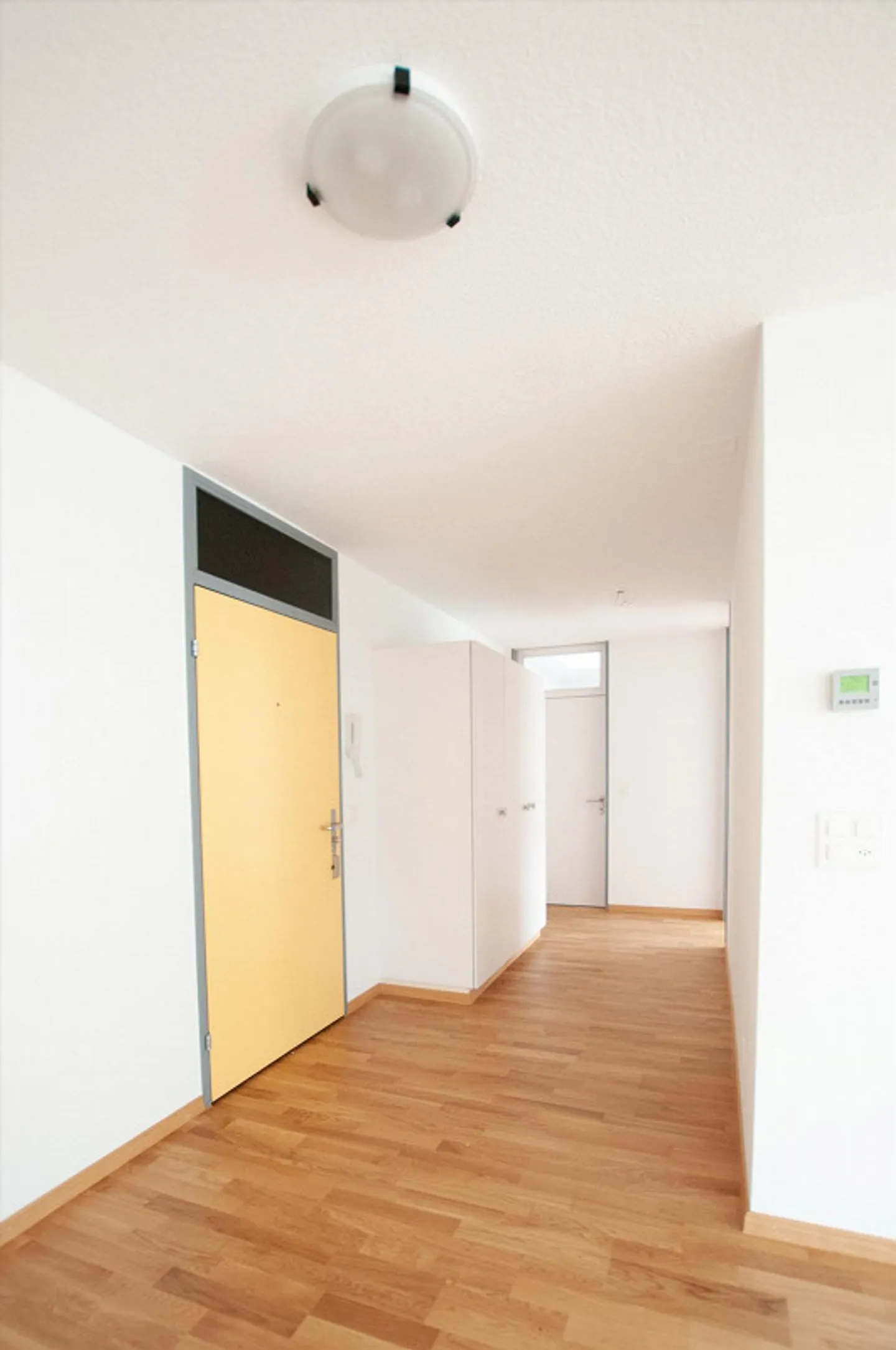 Shopping juste devant votre porte ! - Photo 8 sur 9