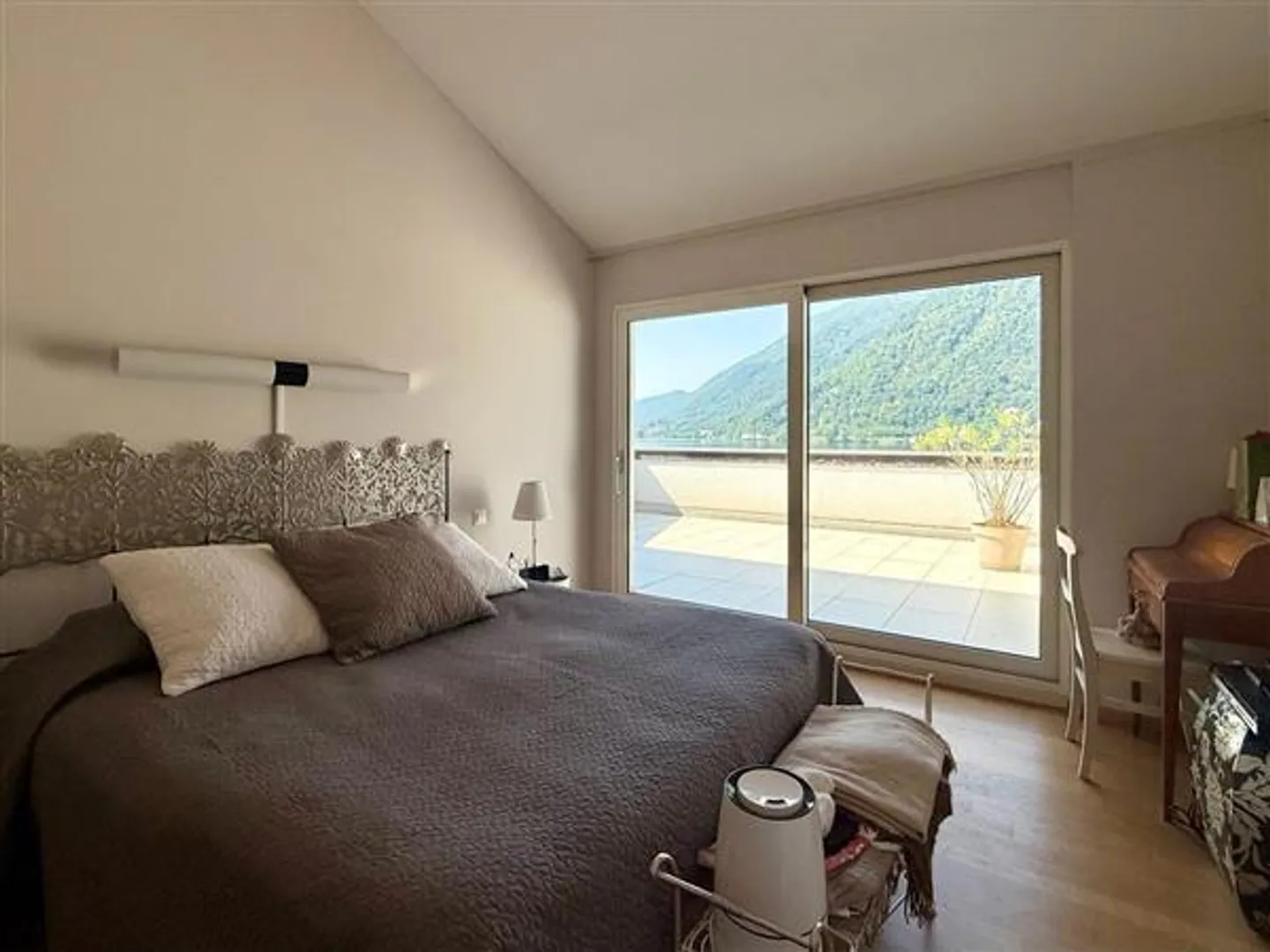 Penthouse di Lusso con Vista Lago - Foto 9 di 13