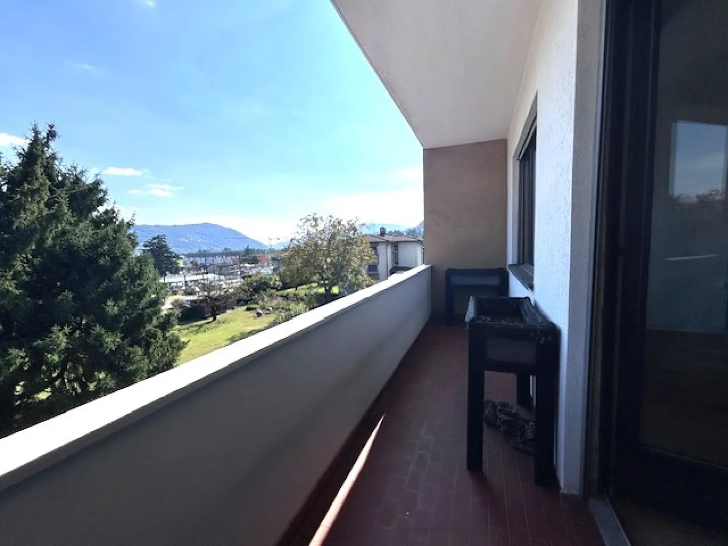 KOMFORTABLE UND HELL 3.5-ZIMMER-WOHNUNG - RENOVIERT - Foto 10 von 11