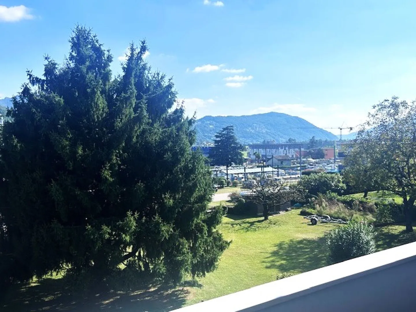 KOMFORTABLE UND HELL 3.5-ZIMMER-WOHNUNG - RENOVIERT - Foto 11 von 11