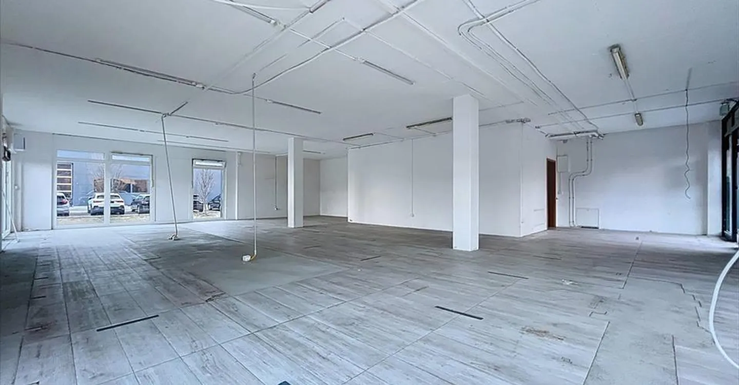Magasin à louer - Photo 2 sur 3
