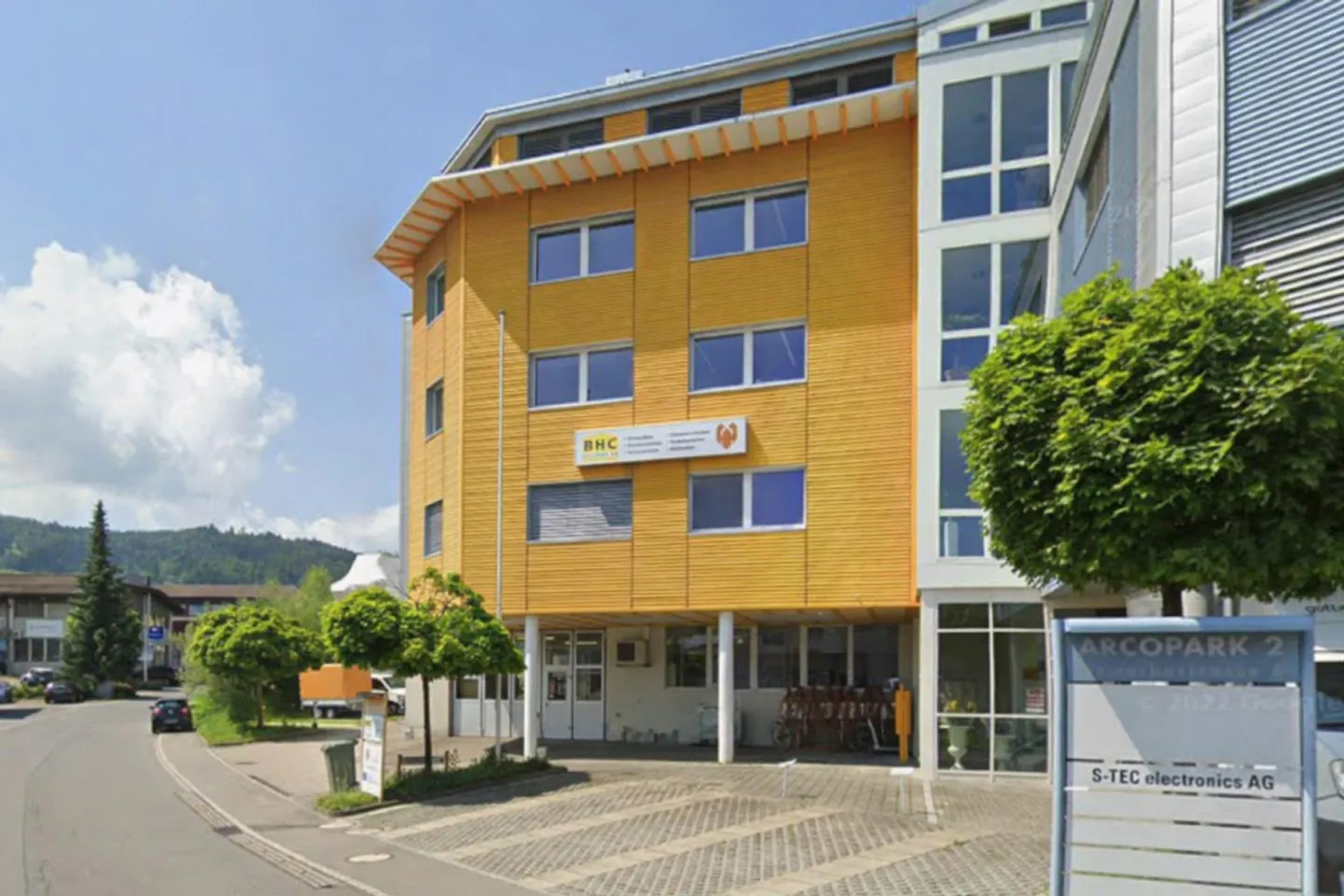 Grand espace de bureau et commercial avec terrasse et vue - Photo 1 sur 14