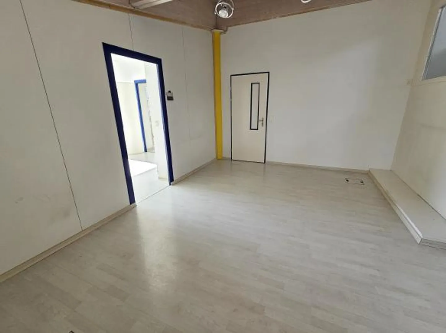 Grand espace de bureau et commercial avec terrasse et vue - Photo 4 sur 14