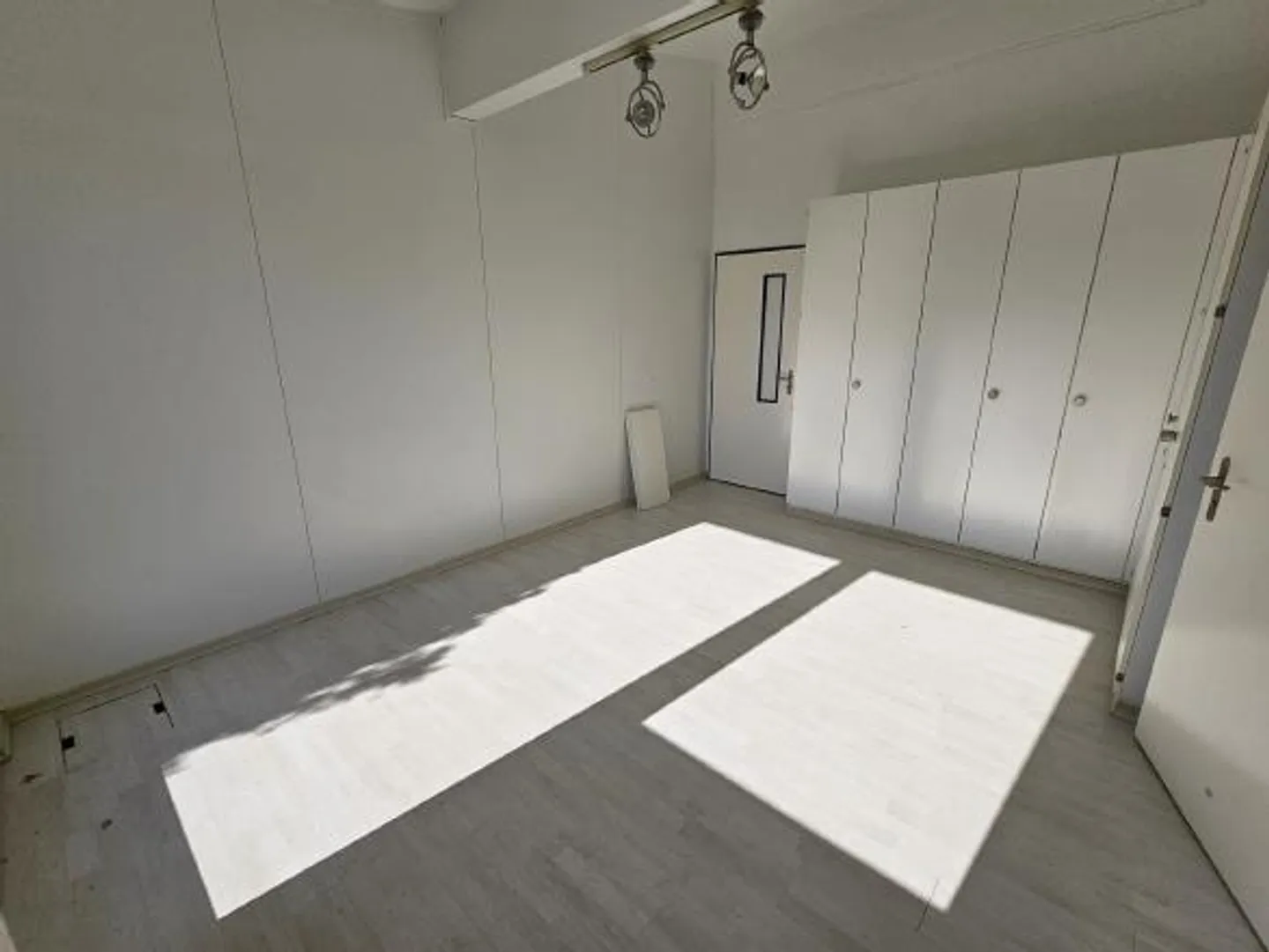 Grand espace de bureau et commercial avec terrasse et vue - Photo 7 sur 14