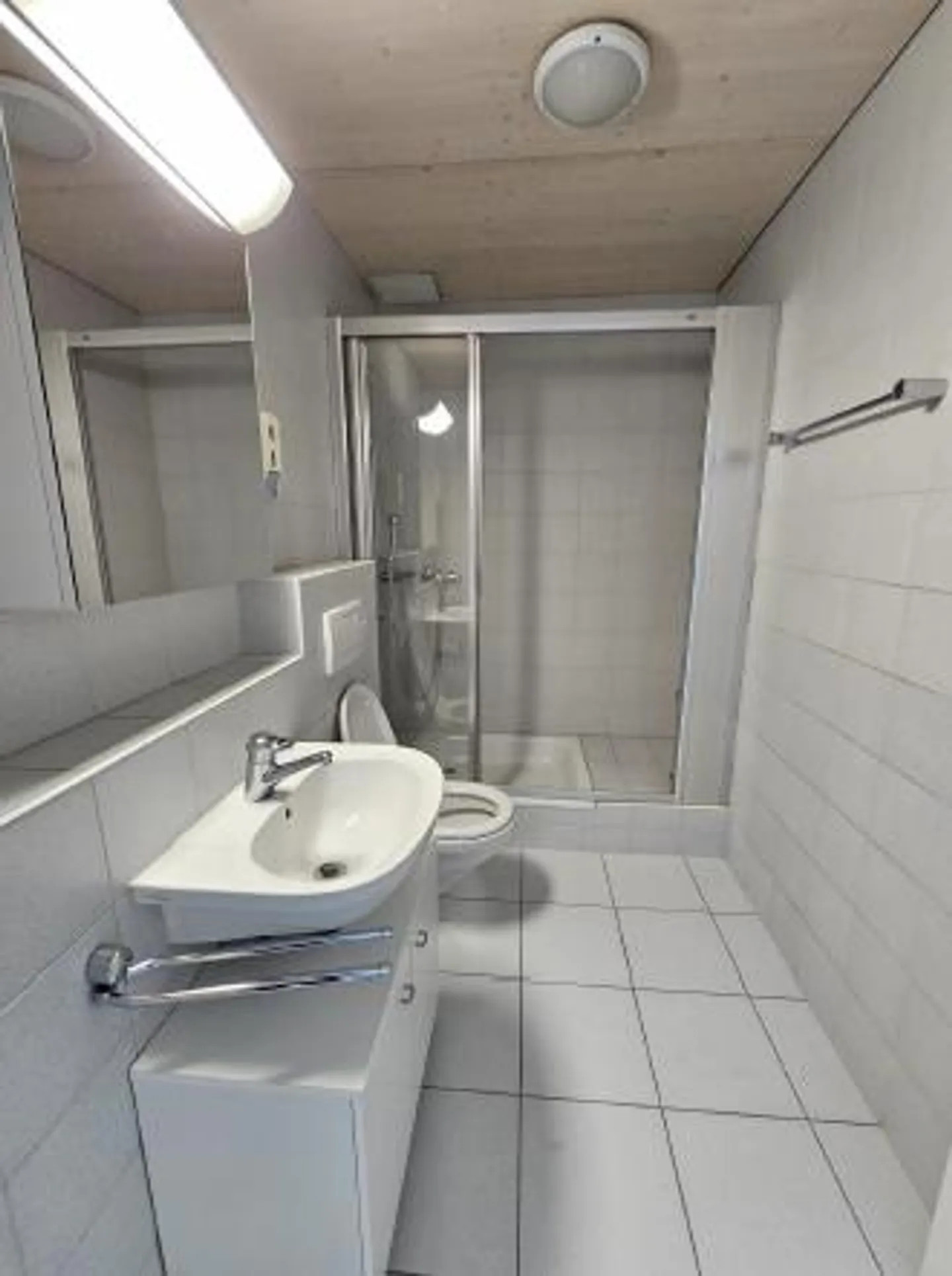 Grand espace de bureau et commercial avec terrasse et vue - Photo 13 sur 14