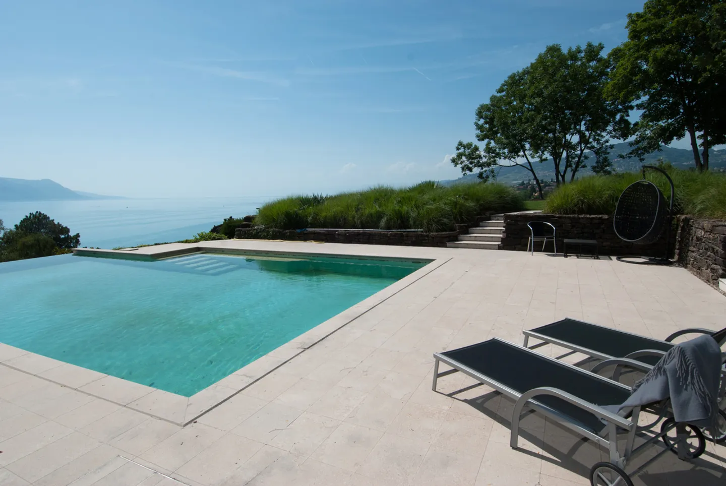 Luxurious house with lake view - Photo 18 of 22