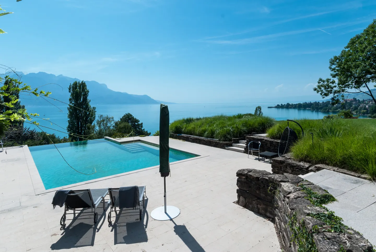 Luxurious house with lake view - Photo 19 of 22