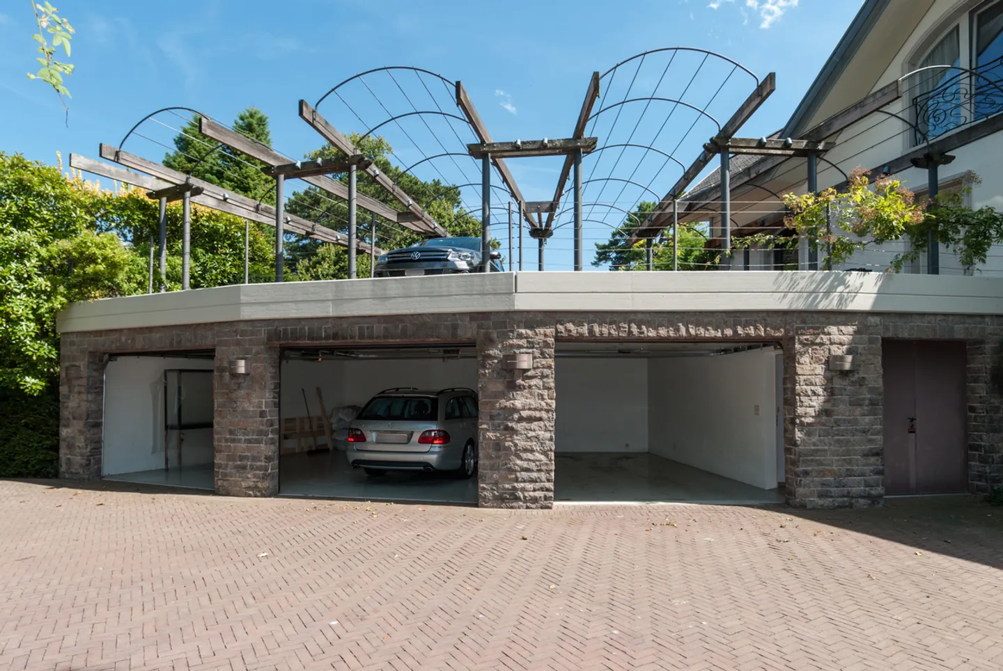 Luxurious house with lake view - Photo 20 of 22