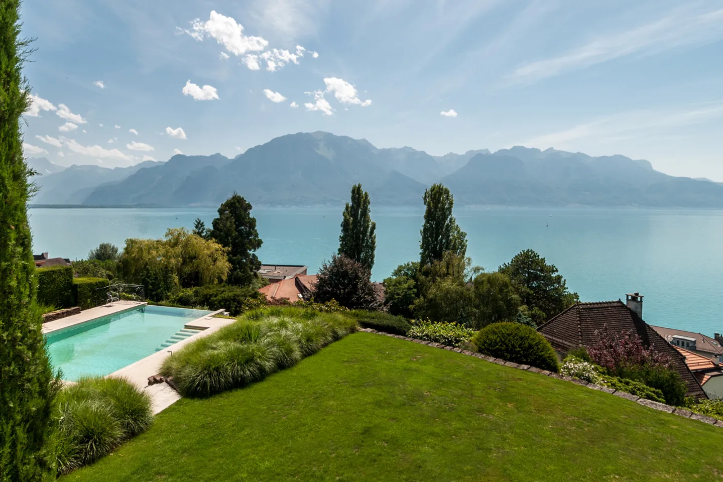 Luxurious house with lake view - Photo 4 of 22