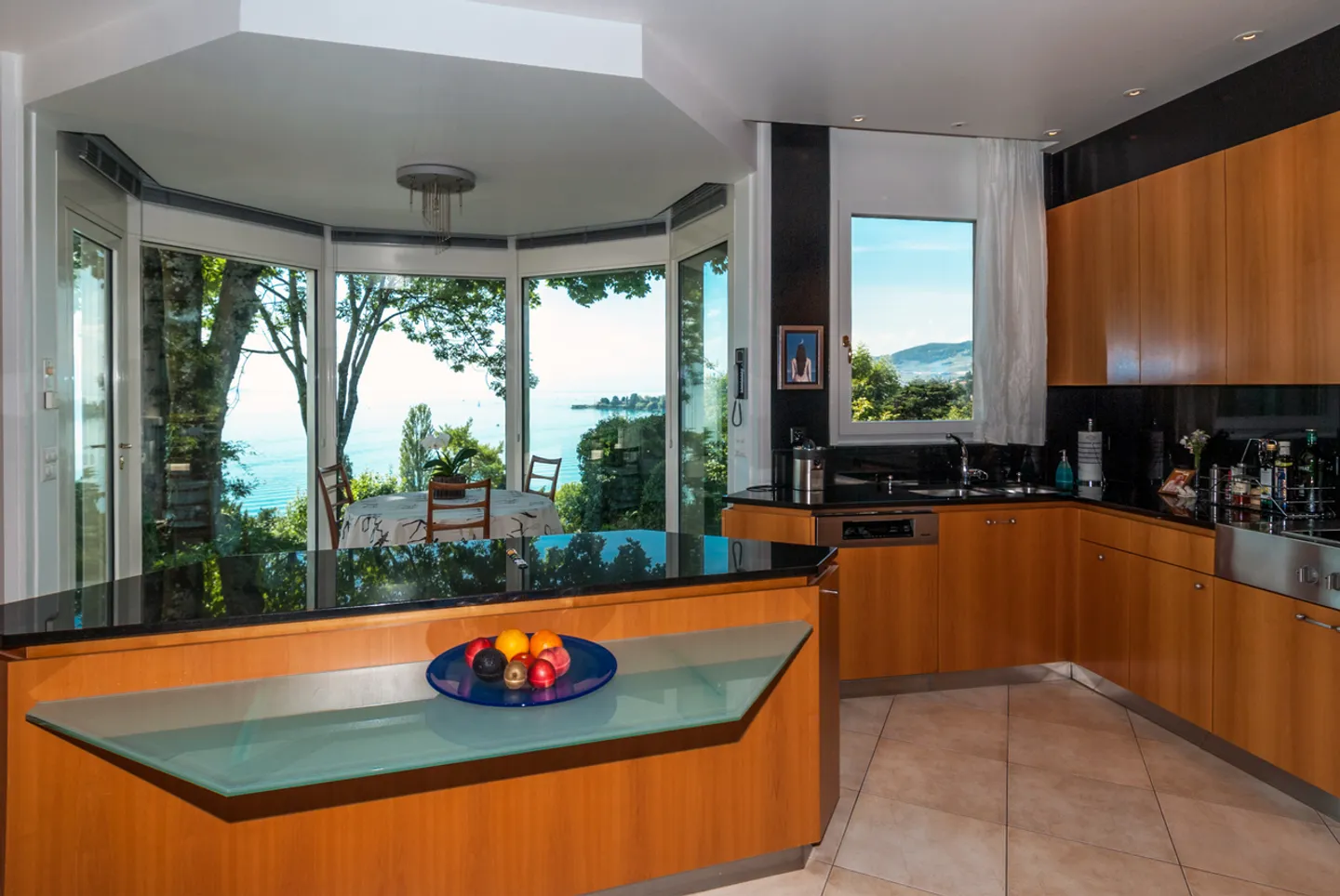 Luxurious house with lake view - Photo 5 of 22