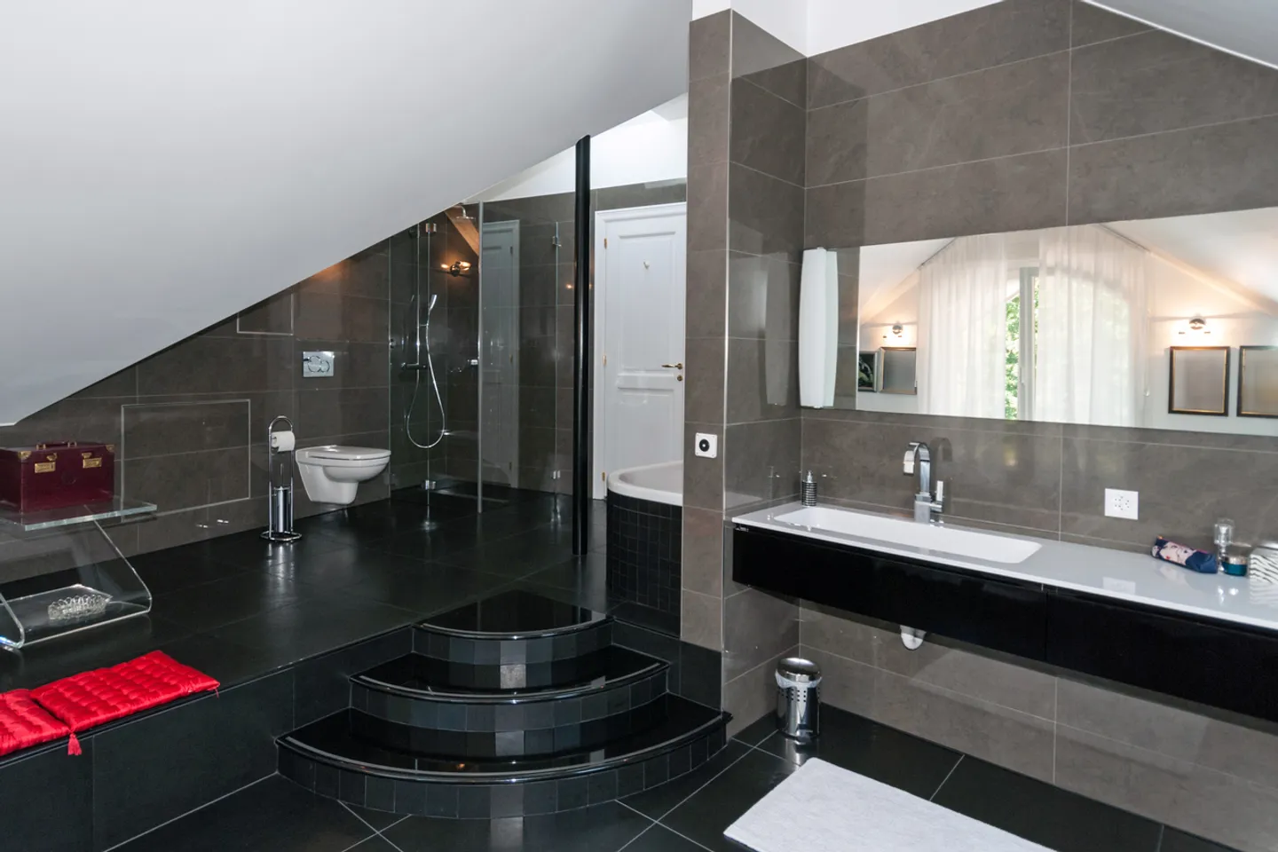 Luxurious house with lake view - Photo 10 of 22