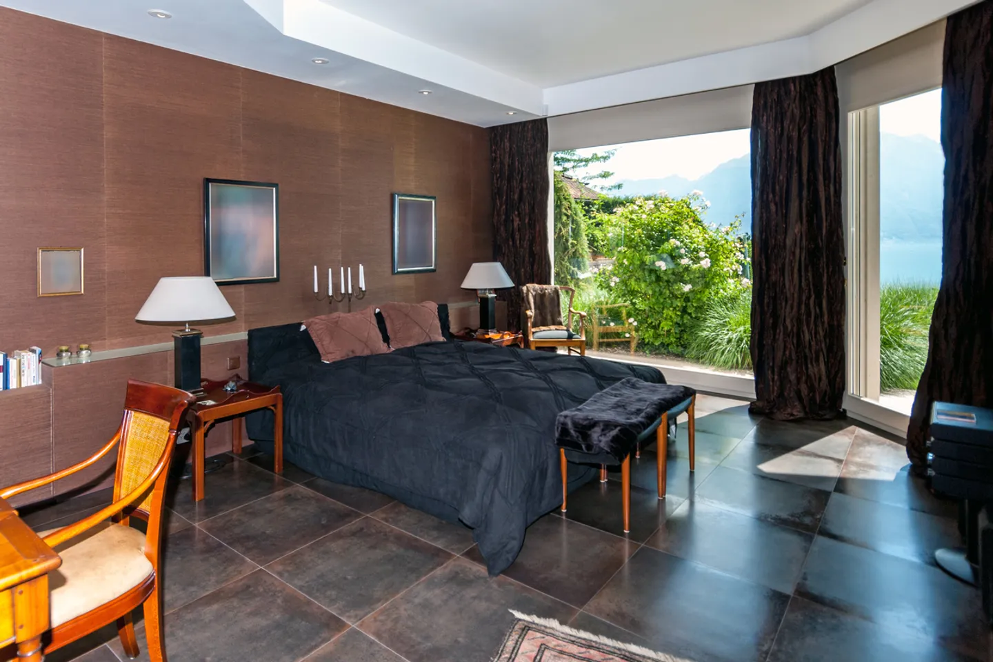 Luxurious house with lake view - Photo 13 of 22