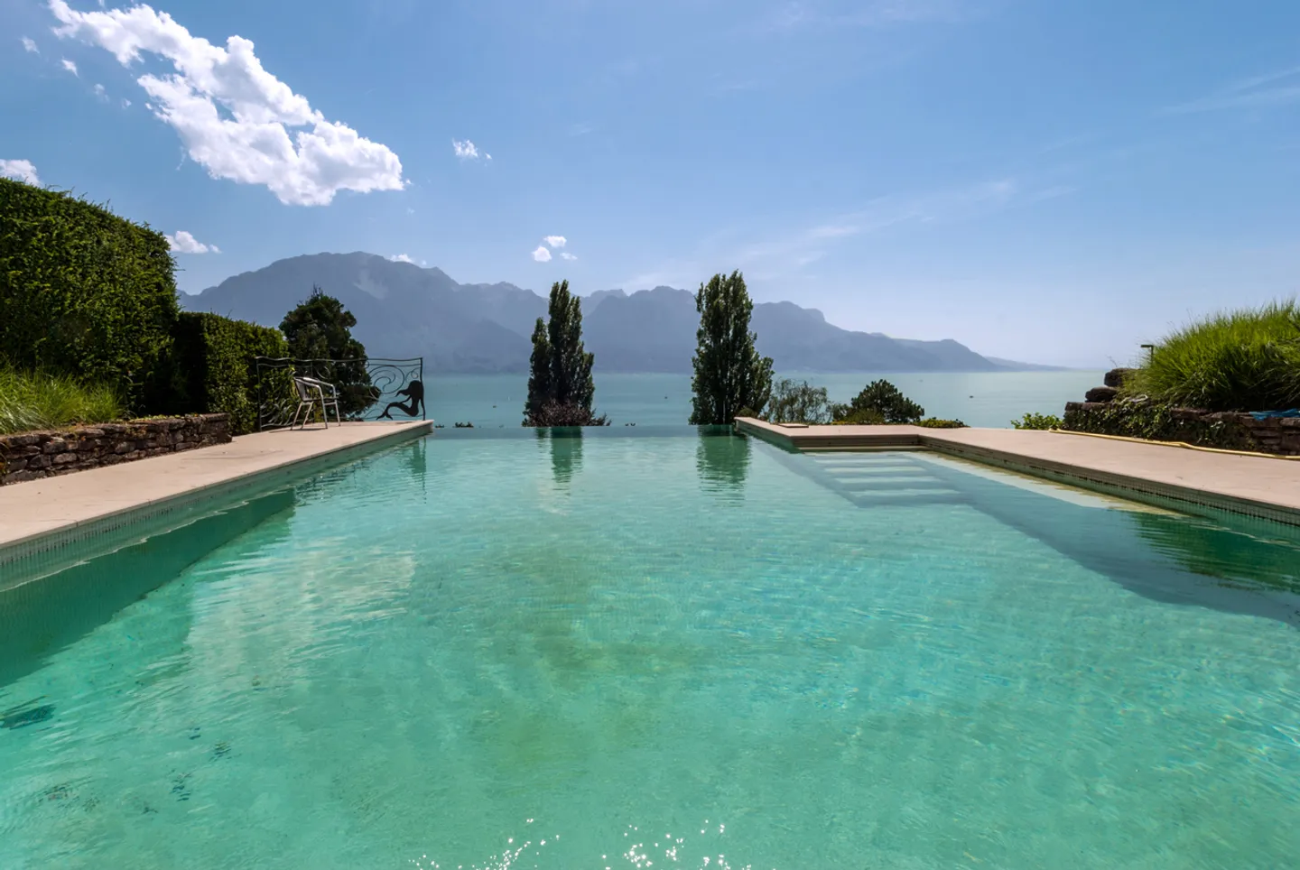 Luxurious house with lake view - Photo 17 of 22