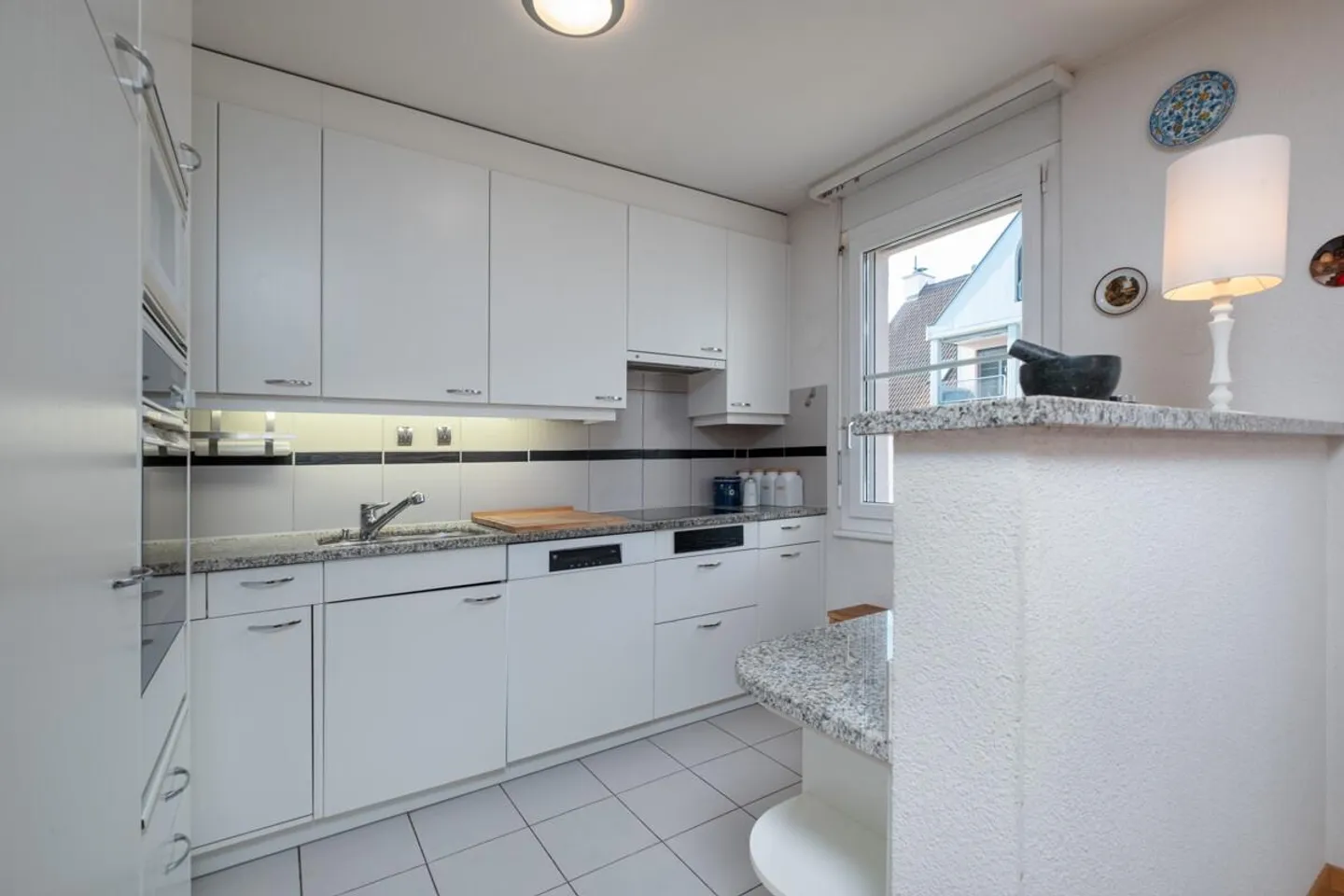 Charming Apartment with Scenic Views - Photo 4 of 14