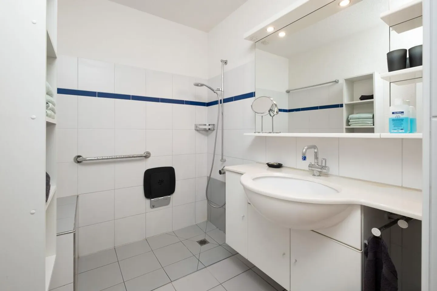 Charming Apartment with Scenic Views - Photo 10 of 14