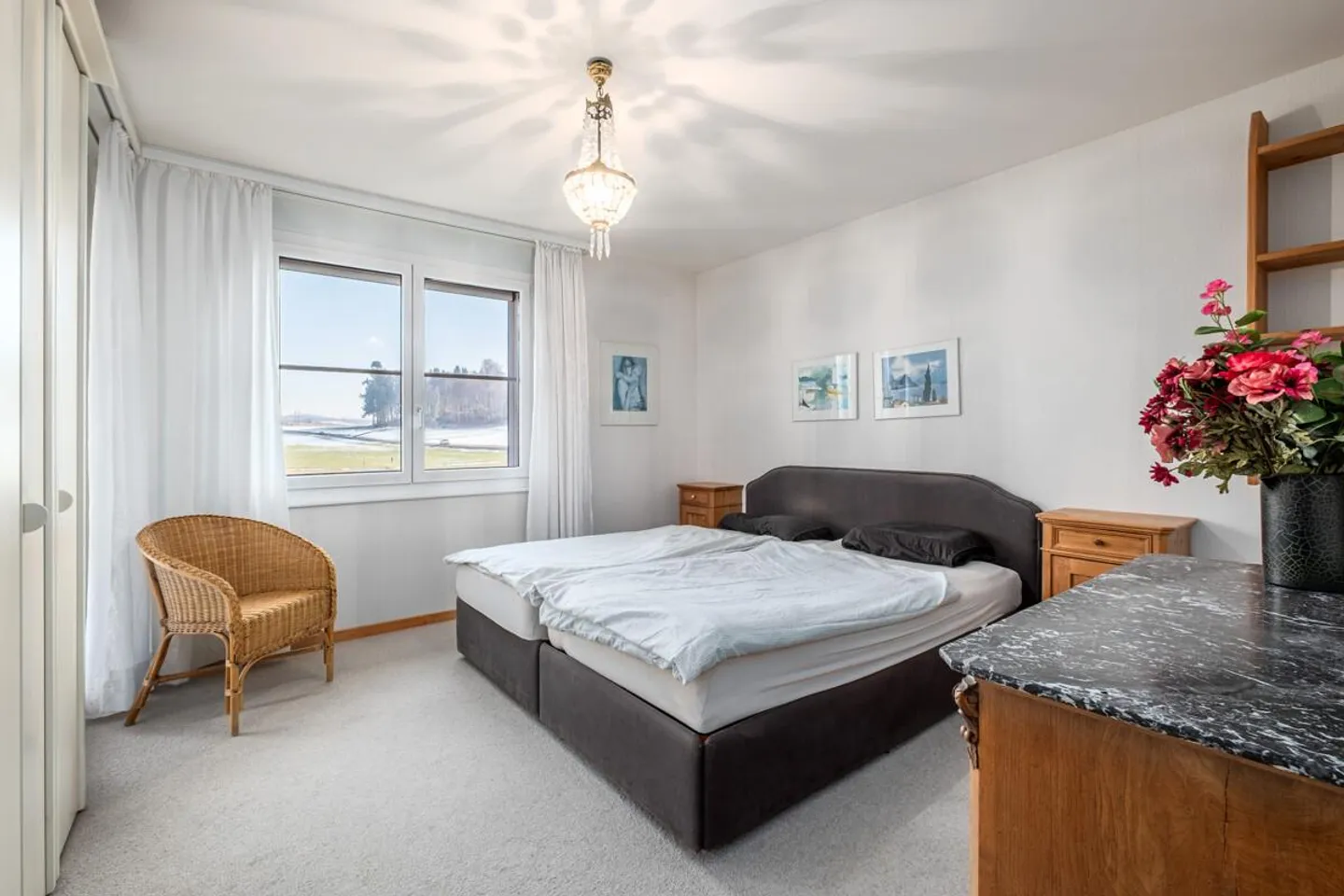 Charming Apartment with Scenic Views - Photo 12 of 14