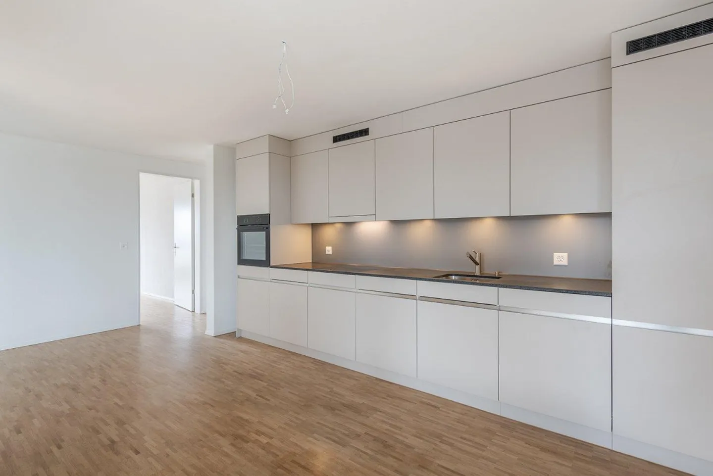 Spacious 5.5-room apartment with a view - Photo 2 of 12