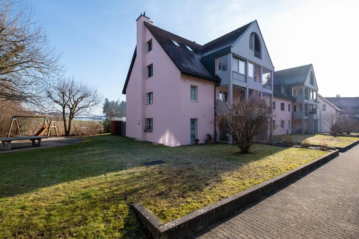 Charming Apartment with Scenic Views - Photo 14 of 14