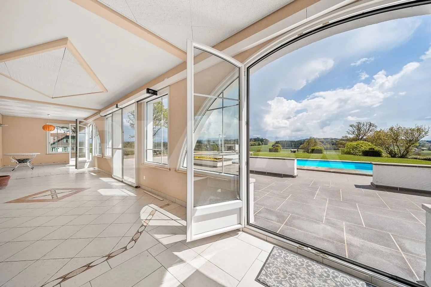 Luxury in the countryside: character house with 13 rooms - Photo 10 of 13