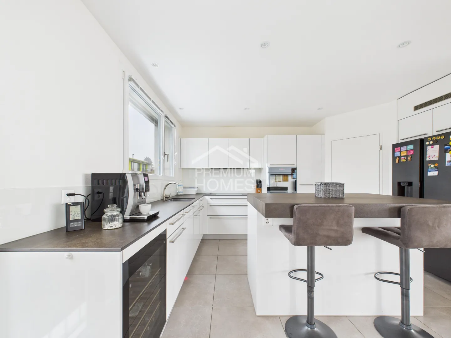 Modern Duplex with Stunning Views - Photo 10 of 12