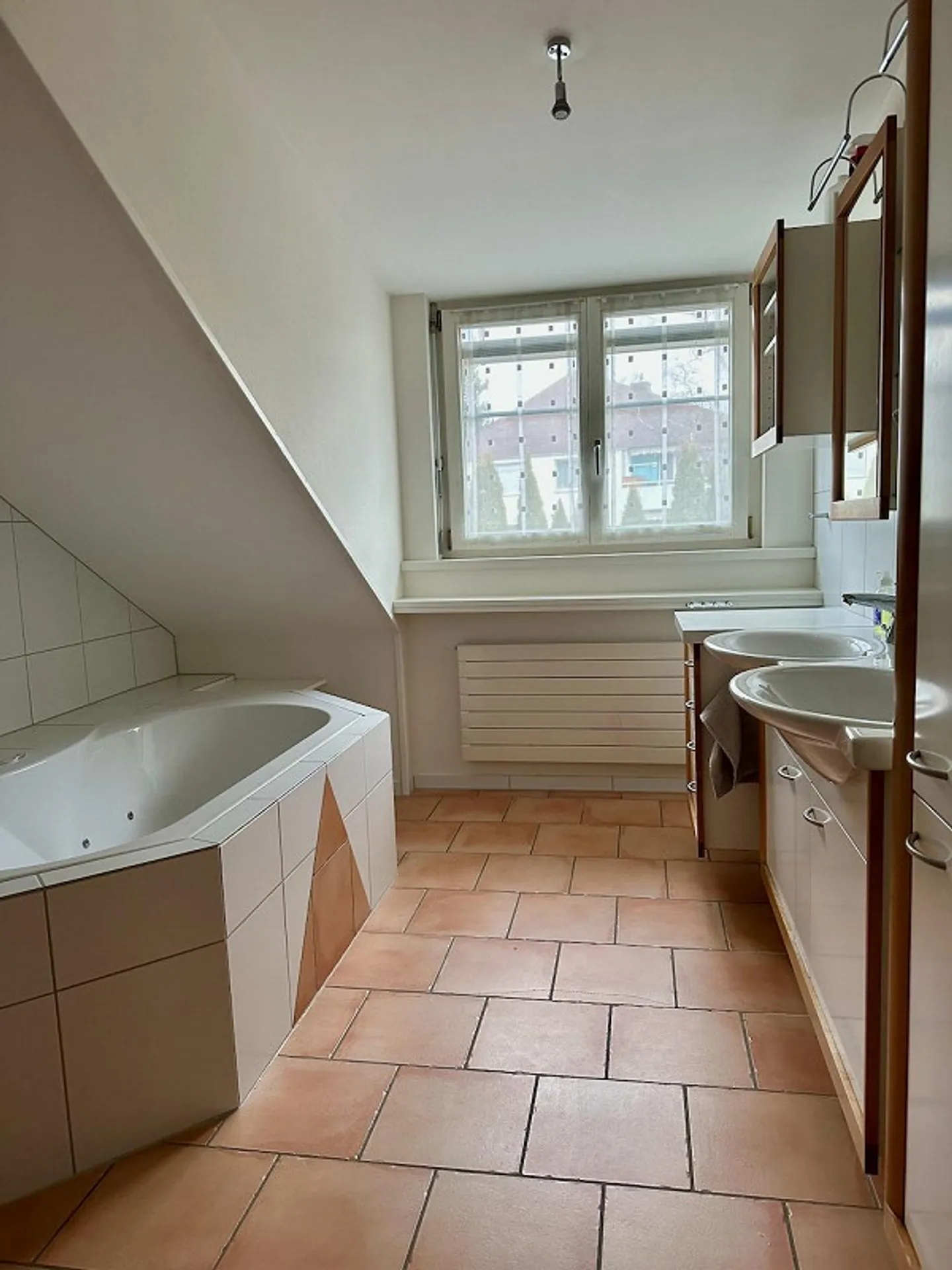 We rent an 8-room single-family house in the center of Ganterschwil - Photo 7 of 13