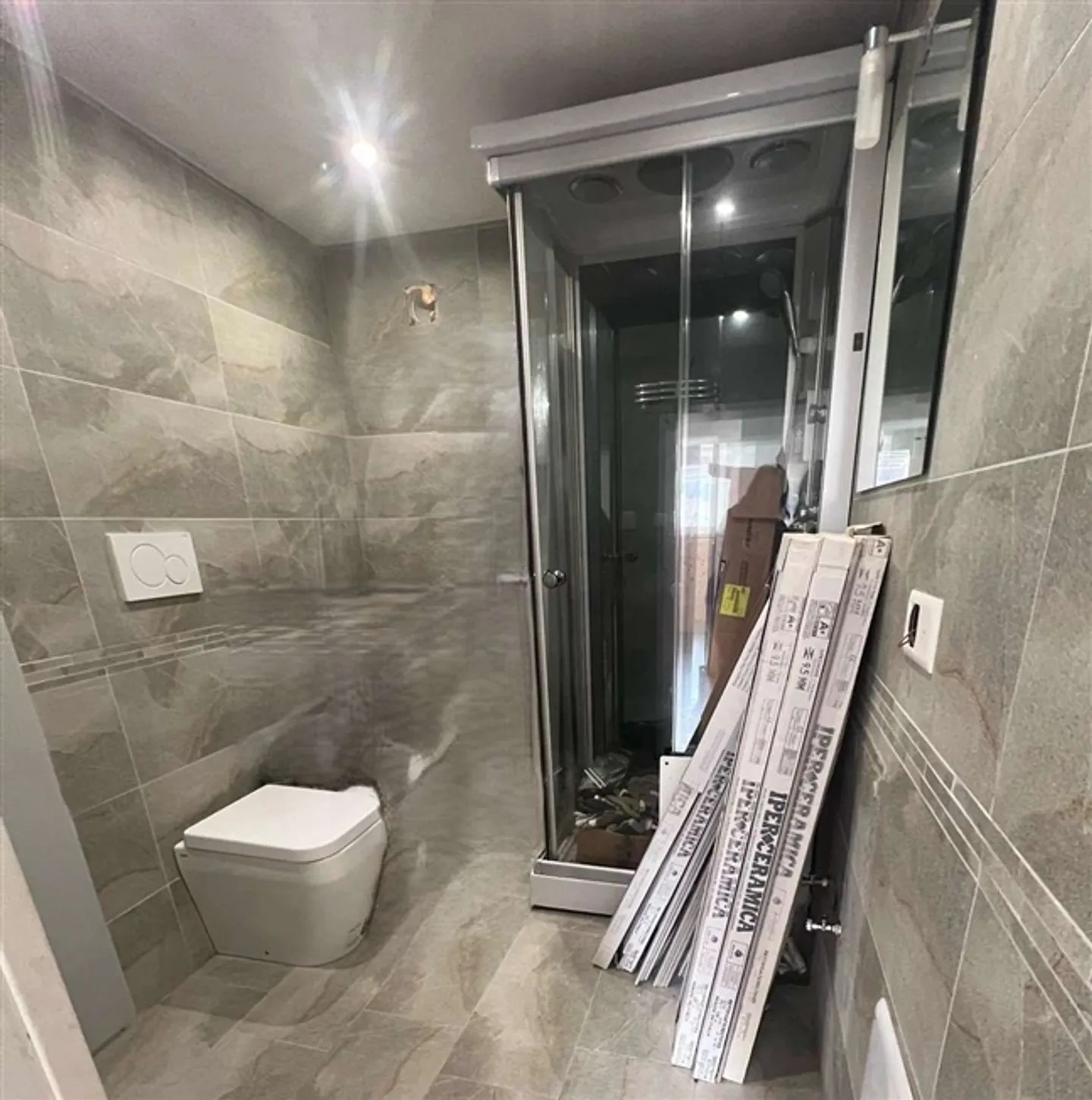 Single-family house with garden and parking space - Photo 8 of 16