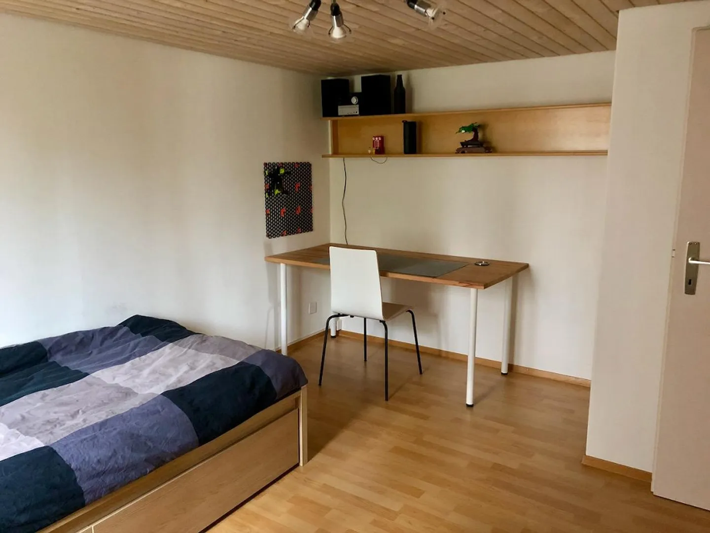 We rent an 8-room single-family house in the center of Ganterschwil - Photo 9 of 13