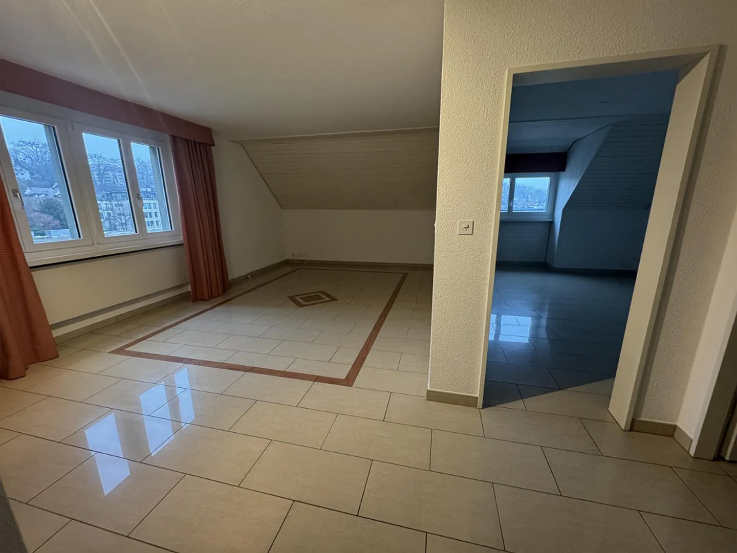 Appartamento 2.5 stanze nella città vecchia di Sciaffusa - Foto 1 di 8