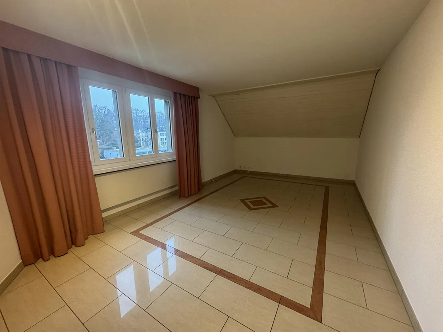 Appartamento 2.5 stanze nella città vecchia di Sciaffusa - Foto 2 di 8