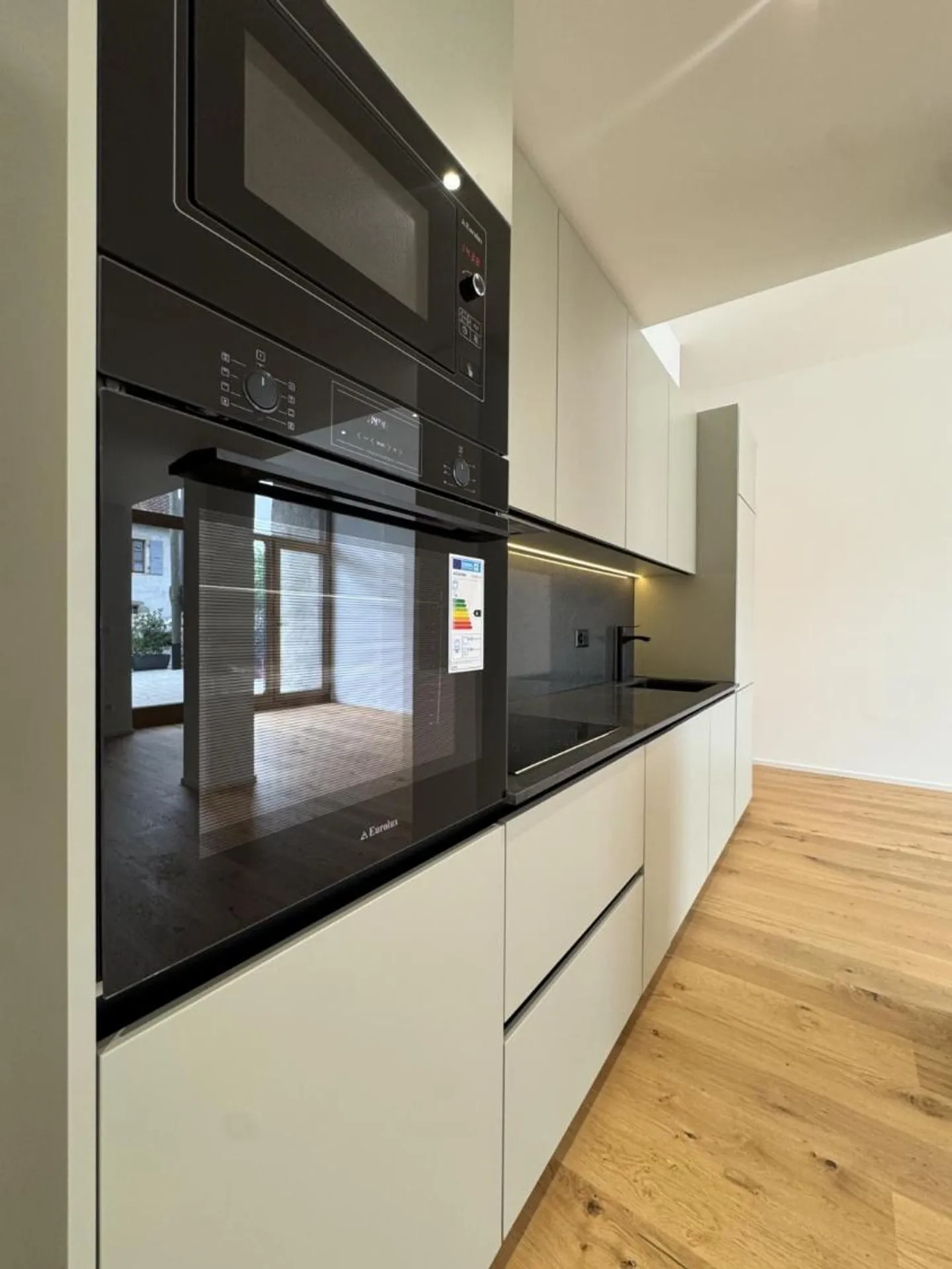Renoviertes Familienhaus mit Garten - Foto 3 von 8