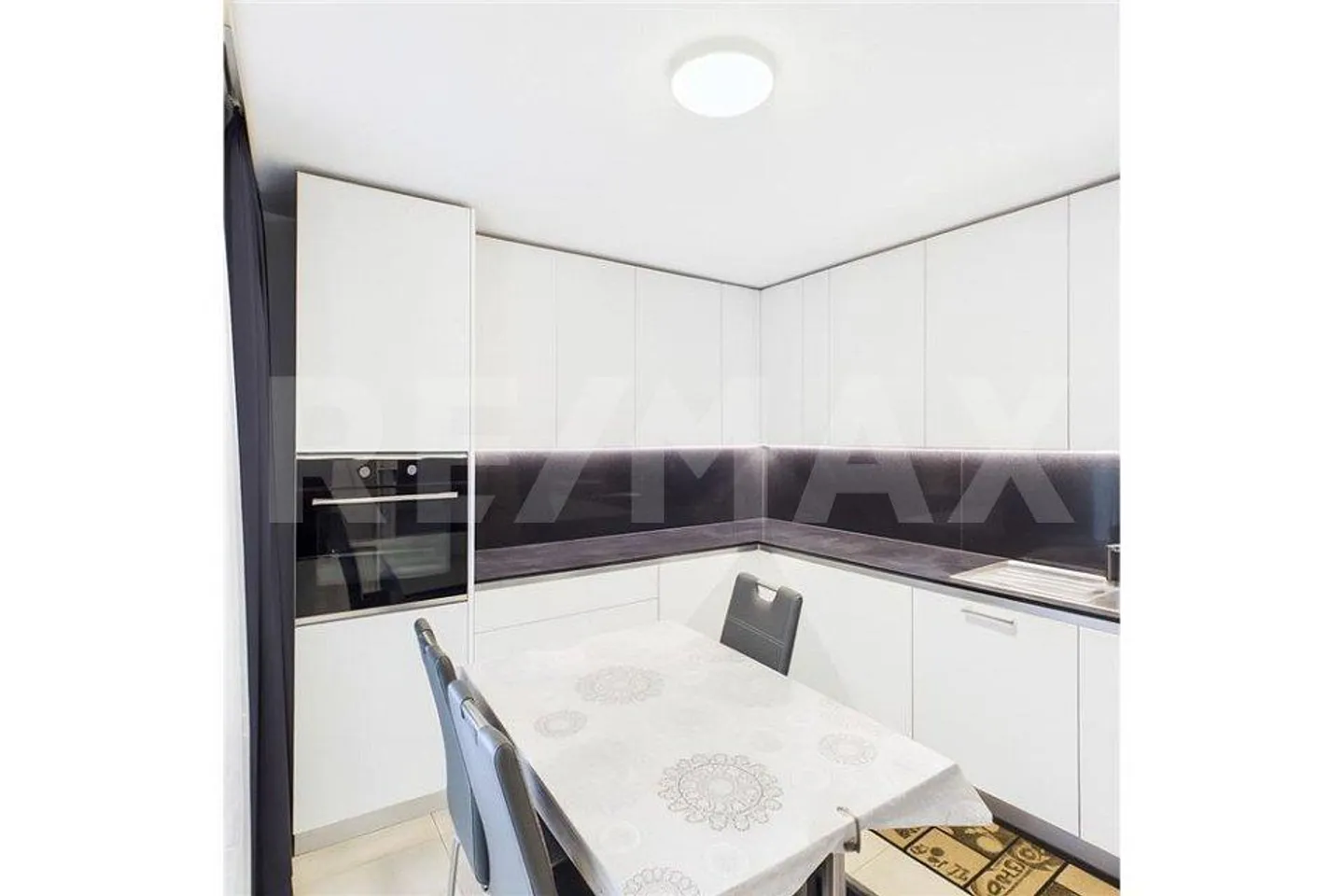 Appartement confortable de 4½ pièces avec deux balcons et places de parking - Photo 6 sur 13