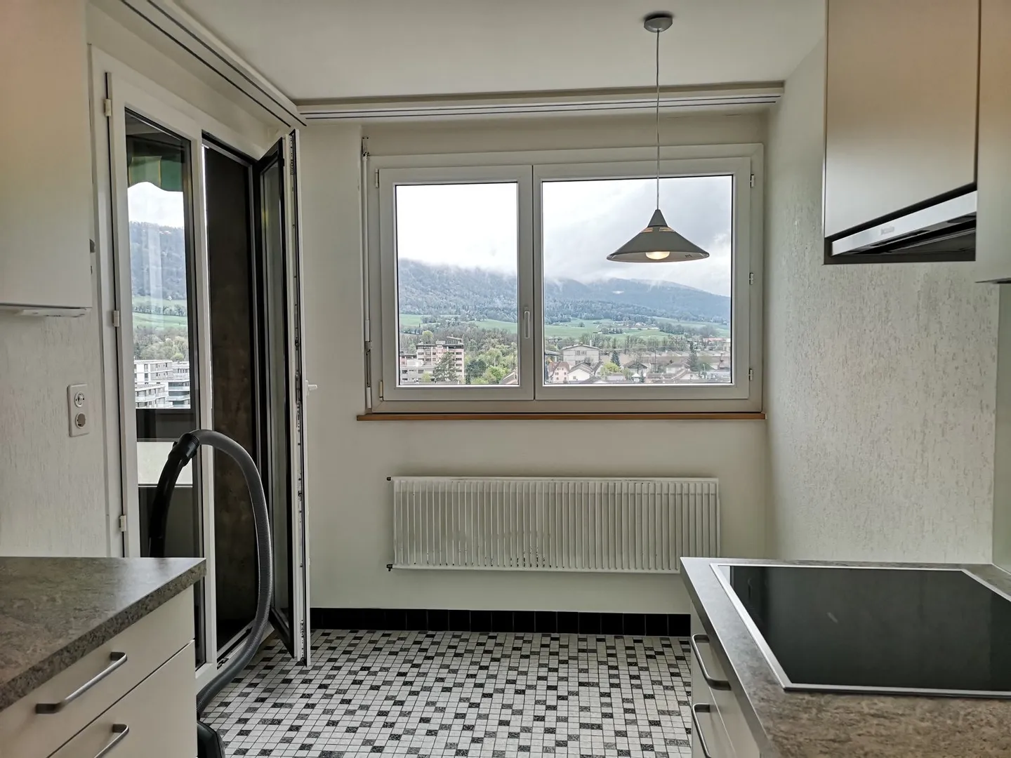 For sale in Delémont: 3.5-room apartment with private garage, city view - Photo 11 of 28