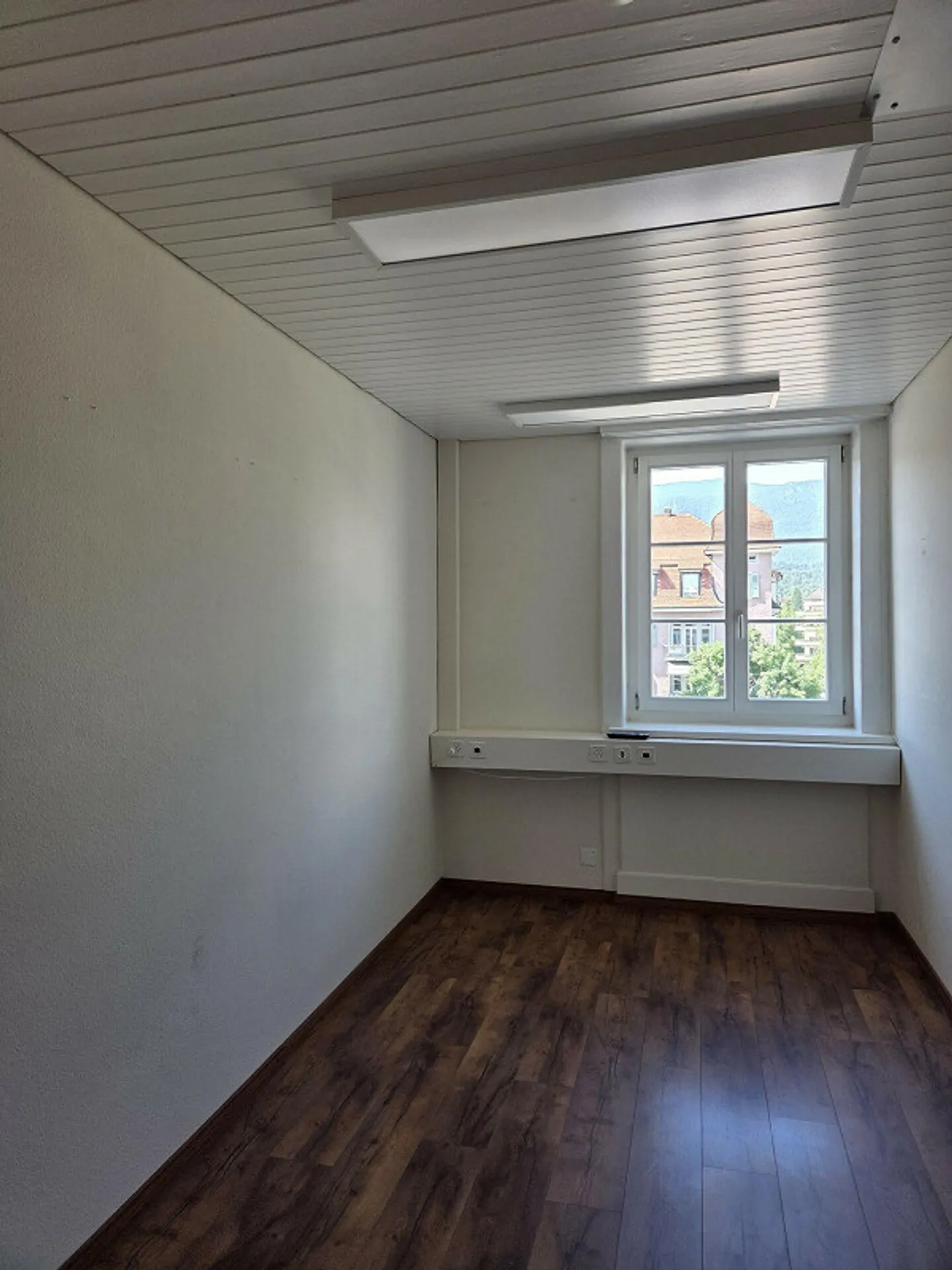 Unique Office Opportunity at SBB Station Solothurn - Photo 7 of 10