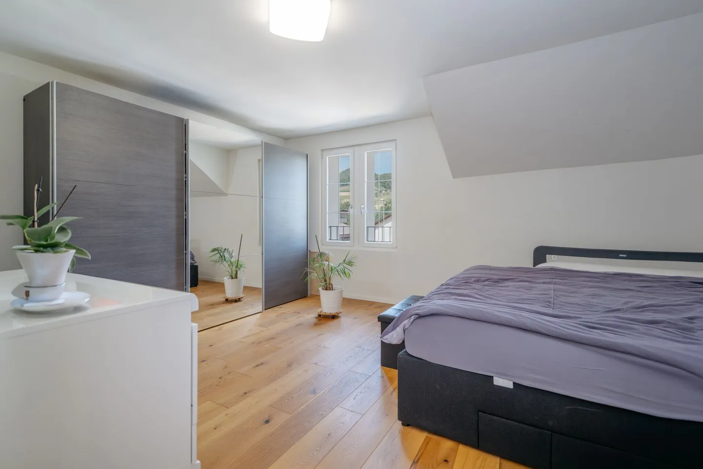 Stilvolle 4.5-Zimmer-Wohnung mit Aussicht - Foto 6 von 15