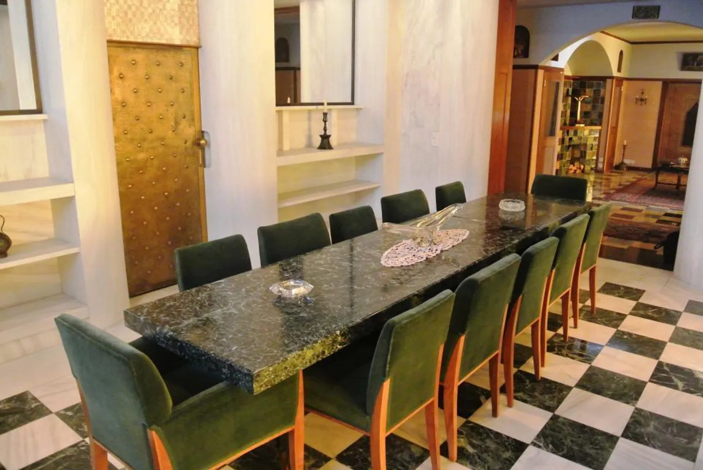 Exceptional property on the waterfront near Montreux - Photo 15 of 17