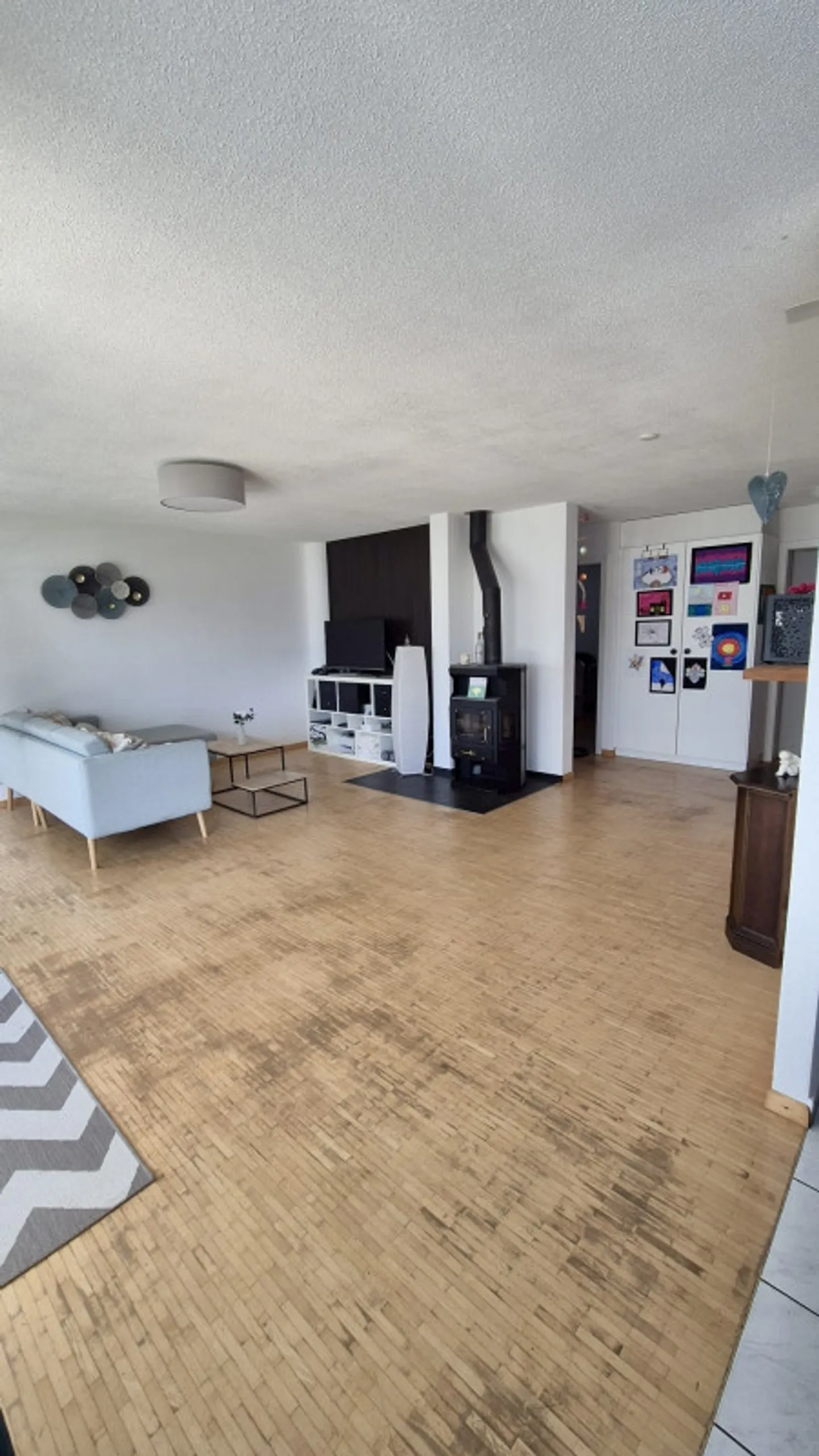 5,5-Zimmer-Wohnung im Erdgeschoss mit privatem Garten und Blick 10 Minuten von Fribourg - Foto 5 von 11