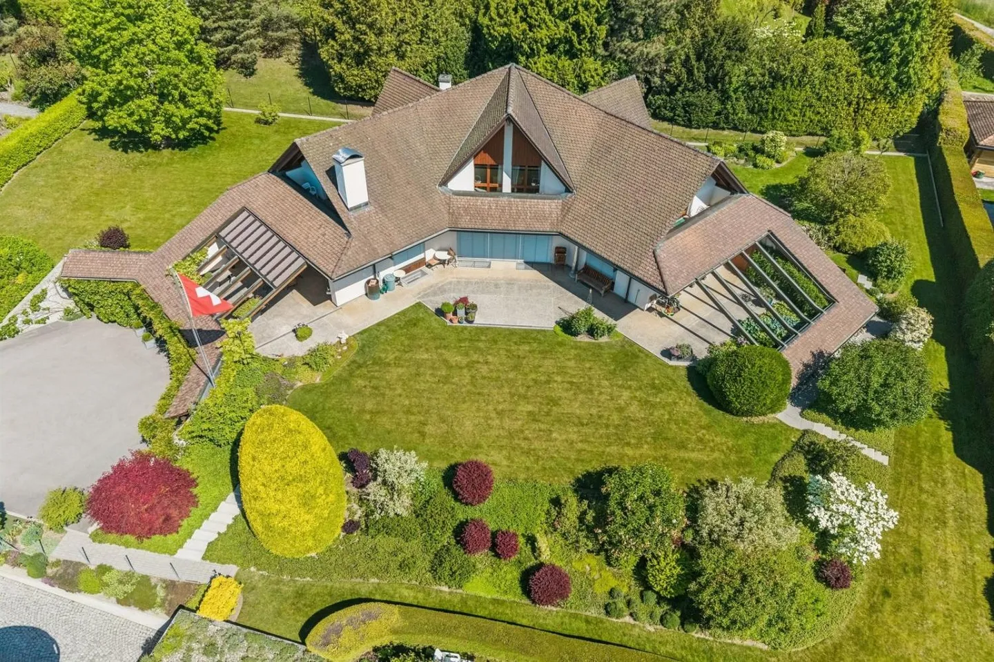 Elegante Villa in Villars-sur-Glâne - Foto 2 von 13
