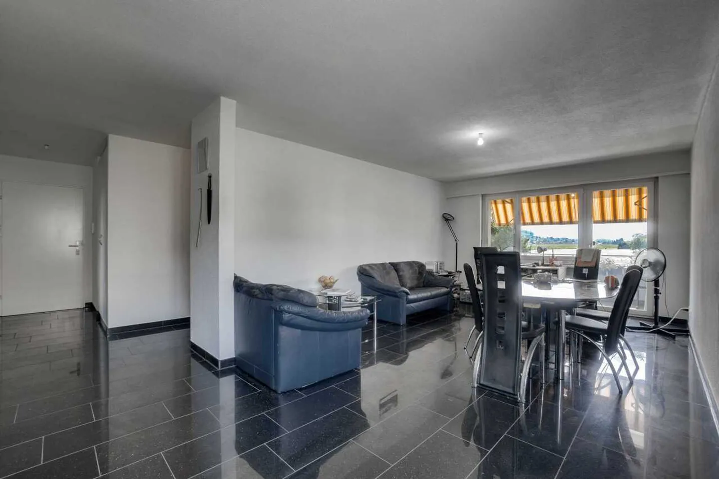 Appartamento ristrutturato di 3,5 locali con balcone a Wangen vicino a Olten - Foto 2 di 8