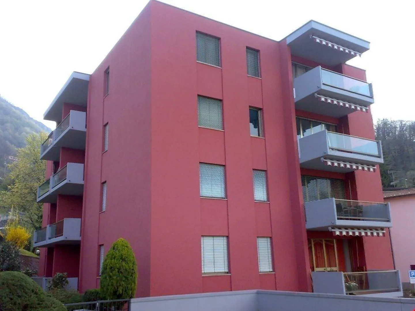 Studio rénové avec balcon à Mendrisio - Photo 2 sur 10