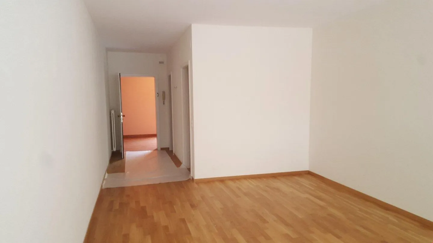 Studio rénové avec balcon à Mendrisio - Photo 3 sur 10