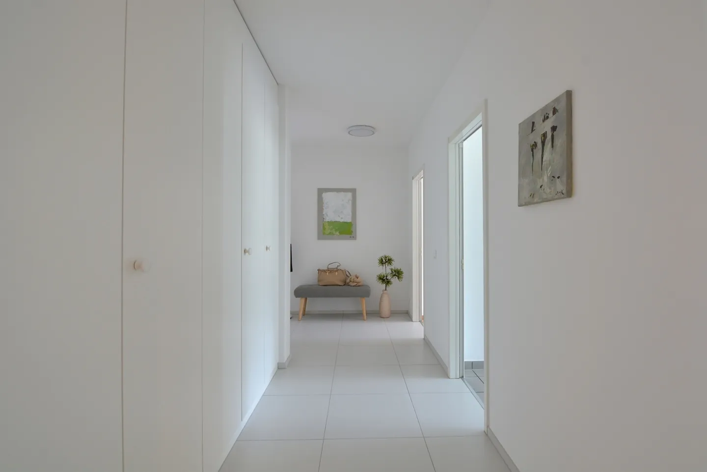 Camere luminose e due bagni in una posizione strategica - Foto 3 di 9