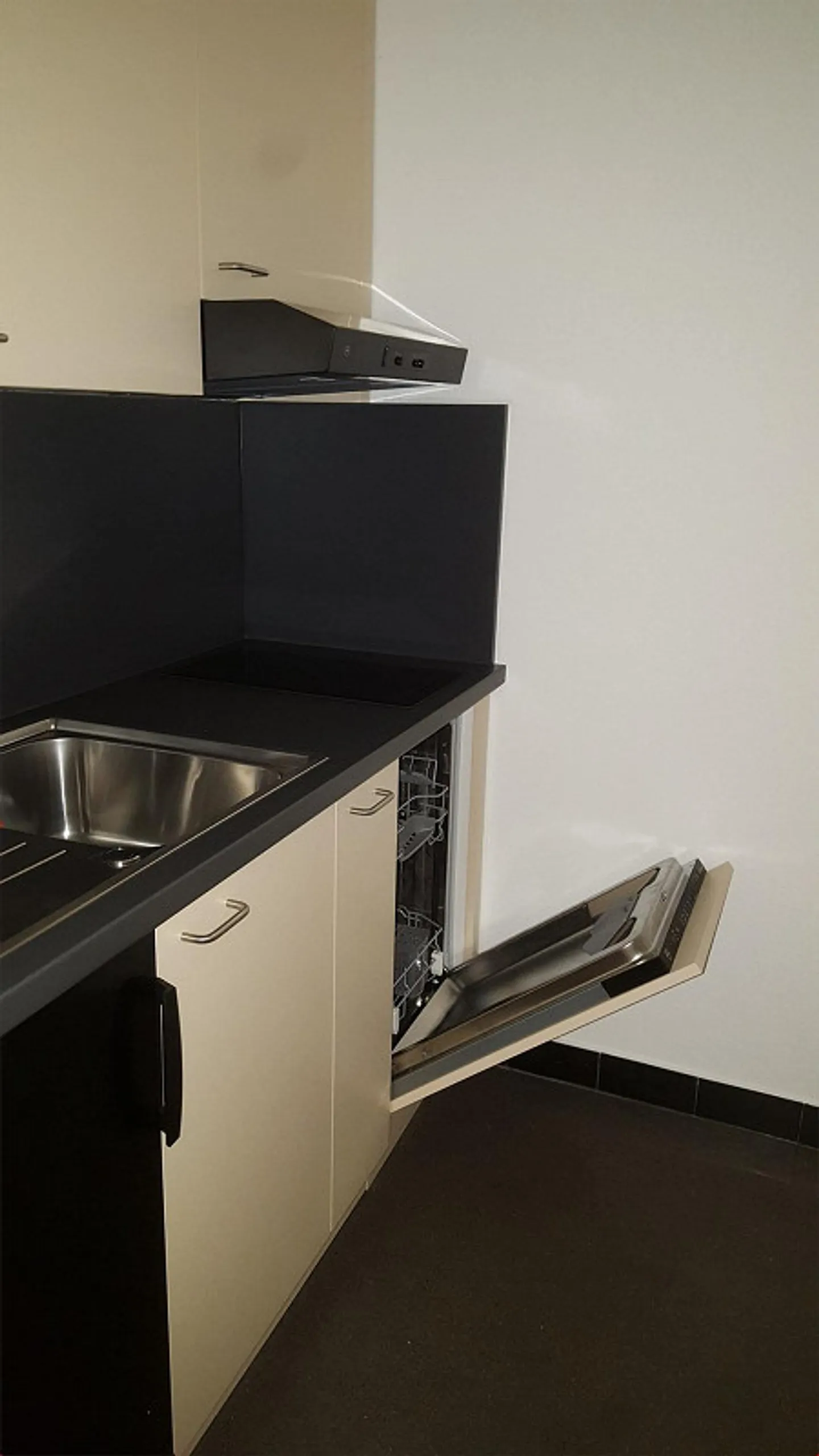 Studio rénové avec balcon à Mendrisio - Photo 7 sur 10