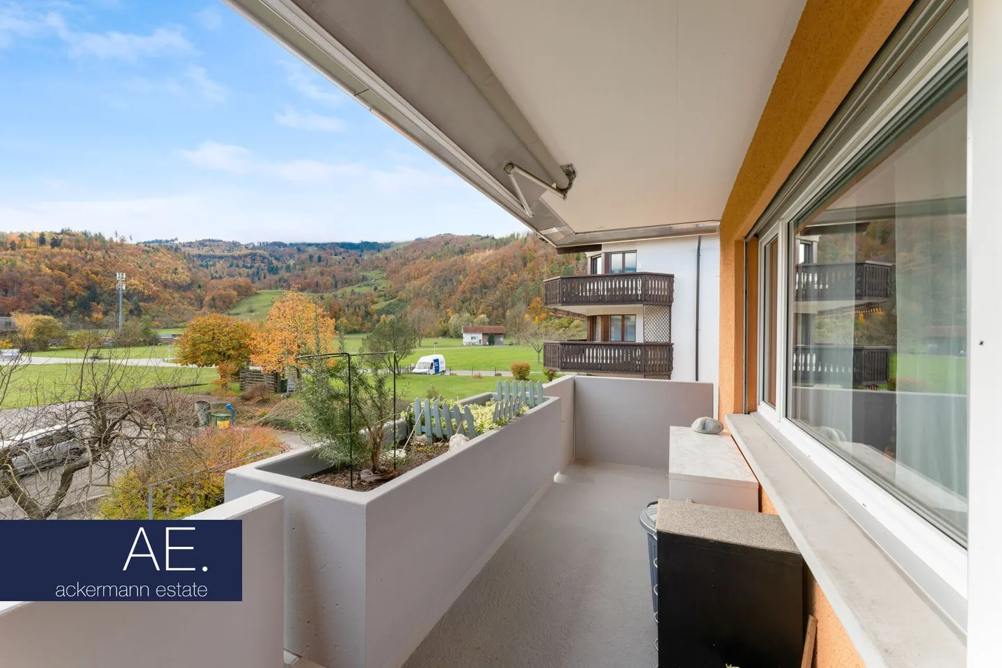 Living in a preferred neighborhood - charming apartment with stove and south balcony - Photo 7 of 9