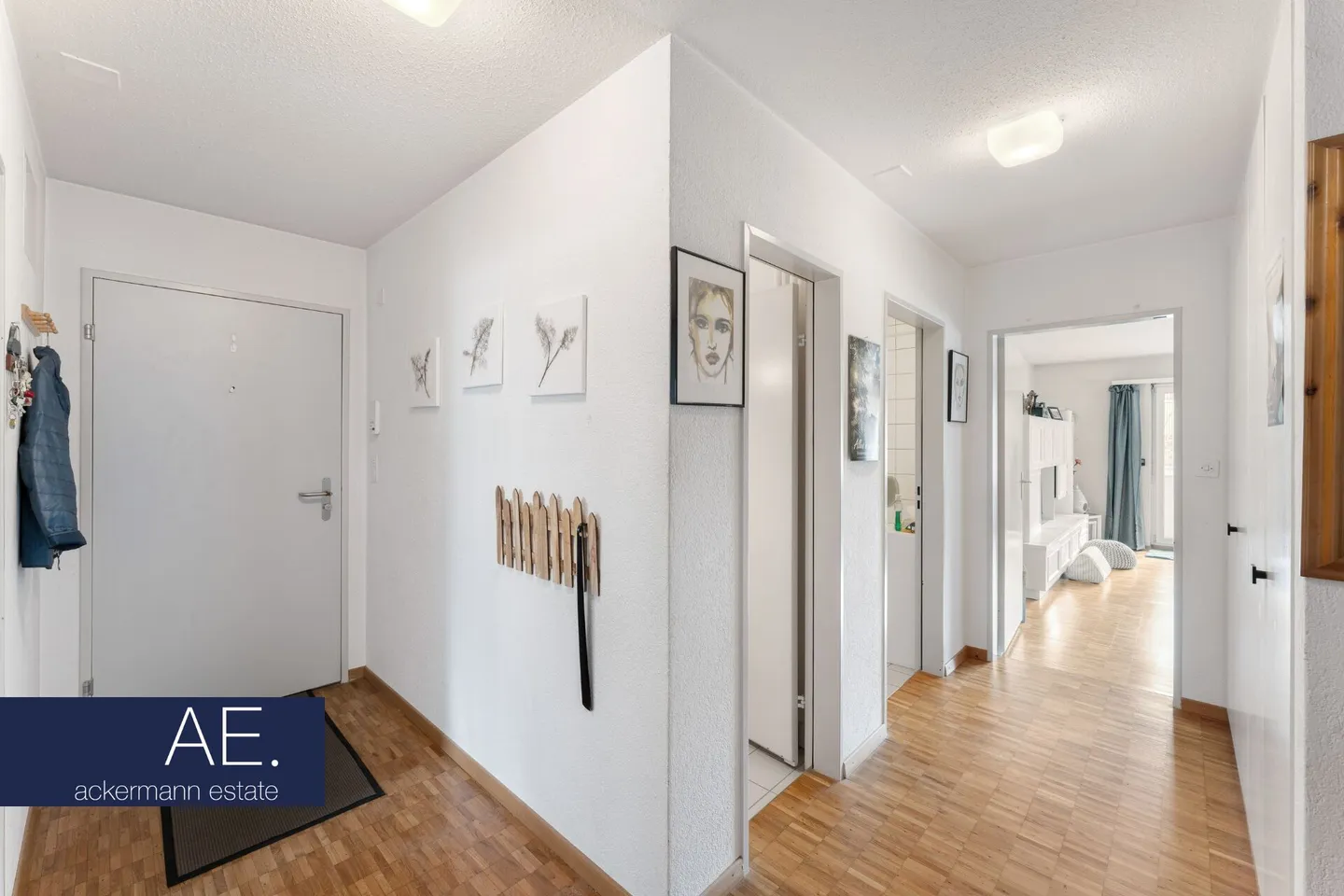 Living in a preferred neighborhood - charming apartment with stove and south balcony - Photo 6 of 9