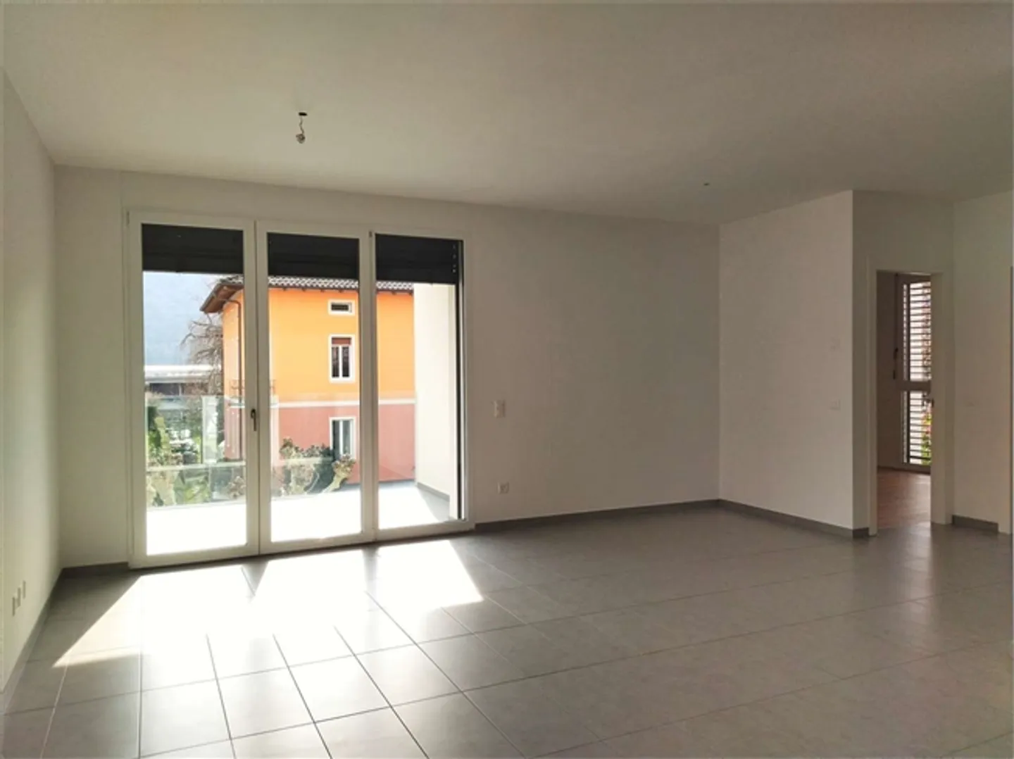 «FÜR EINKOMMEN, Helle 3,5-Wohnung mit Terrasse» - Foto 8 von 19