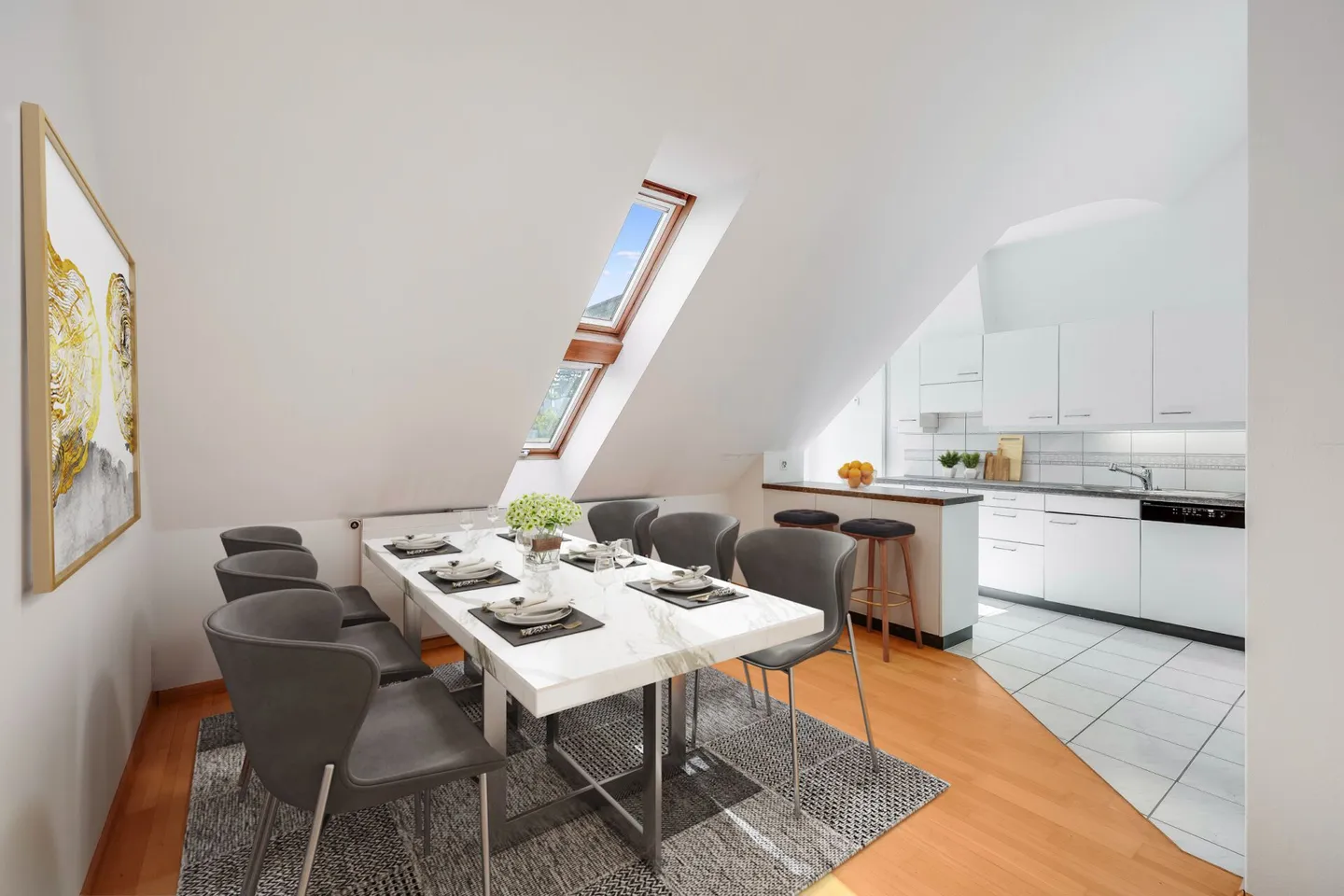 SPACIOUS PENTHOUSE IN A QUIET LOCATION - Photo 3 of 7
