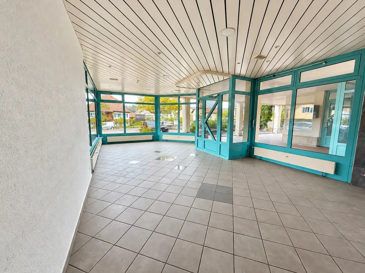 Espace Commercial Polyvalent - Photo 3 sur 17